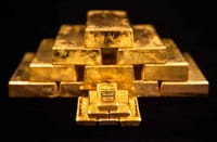 El oro ronda los 4,000 dólares tras perder un 28% desde su máximo histórico de enero