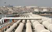 El precio del petróleo retrocede tras una racha alcista debido a la cercanía de las sanciones de Estados Unidos a Irán