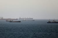 Los precios del petroleo alcanzan su maximo en un mes a medida que se intensifica el conflicto entre Estados Unidos e Iran