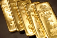 El precio del oro cae por debajo de los 4,050 dólares tras la escalada de tensiones entre Estados Unidos e Irán