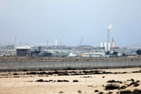 QatarEnergy extiende la fuerza mayor de GNL mientras las reservas de gas en Europa caen a su nivel más bajo en 15 años.