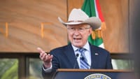 Sheinbaum cuestiona si Ken Salazar mintió sobre 'El Mayo' por el avión del FBI imagen del post
