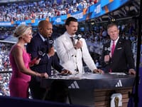 Ibrahimović carga contra Paredes y anuncia que deja la TV tras la final del Mundial imagen del post