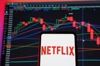 Netflix cae a su nivel más bajo en 52 semanas tras un pronóstico débil para el tercer trimestre.