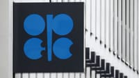 OPEC+ proyecta aprobar un nuevo aumento en su producción de petróleo para agosto
