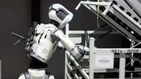 La huelga en Hyundai representa el primer paro de la industria automotriz por el uso de robots humanoides.