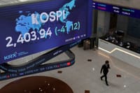 Mercados asiáticos operan mixtos mientras la venta de acciones de chips se extiende al segundo día