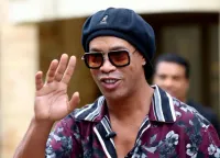 Ronaldinho ya está en Ravenna, pero no prometió jugar y se pierde el debut del lunes imagen del post
