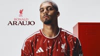 Liverpool anuncia a Ronald Araujo llega a préstamo del FC Barcelona imagen del post