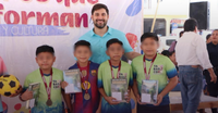 Premian a equipo campeón de futbol infantil en Tabasco con libro de AMLO imagen del post