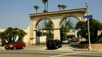 Das Eingangstor der Paramount Pictures an der Melrose Avenue