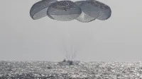 El equipo SpaceX de la NASA 12 salpica y establece una sesión informativa para discutir la misión