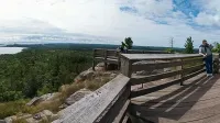 Panorama de la Cumbre de la Montaña Pan de Azúcar en el Condado de Marquette, Michigan, Estados Unidos