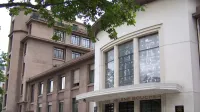 Vue du lycée Hélène-Boucher, cours de Vincennes à Paris 20e