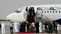 El primer vuelo directo de El-Al a los Emiratos Árabes Unidos llegó al puerto aéreo internacional de Abu Dhabi.