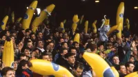 La afición del Manchester City llenó el estadio con plátanos inflables ¿Por qué? imagen del post