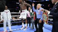 Article image of O'Shaquie Foster Unifies World Titles with Victory Over Emanuel Navarrete