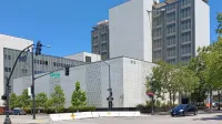 Edificio del Departamento de Policía de Oakland en Oakland, California, Estados Unidos.