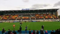 Saracens recibió a Exeter Chiefs en el primer juego oficial en el estadio renovado y ampliado.