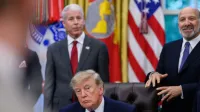 El presidente Donald J. Trump hace un anuncio sobre el acero el lunes 28 de septiembre de 2026 en la Oficina Oval de la Casa Blanca. (Foto oficial de la Casa Blanca por Molly Riley)