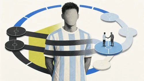 Un futbolista sin rasgos faciales y con camiseta celeste y crema aparece cruzado por bandas oscuras conectadas a círculos de cancha y a dos figuras que se dan la mano.