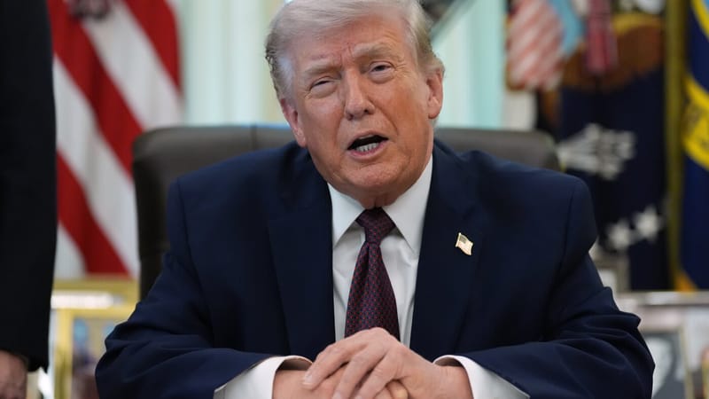 Bitcoin cae por debajo de los 77,000 dólares tras las amenazas de Trump a Irán