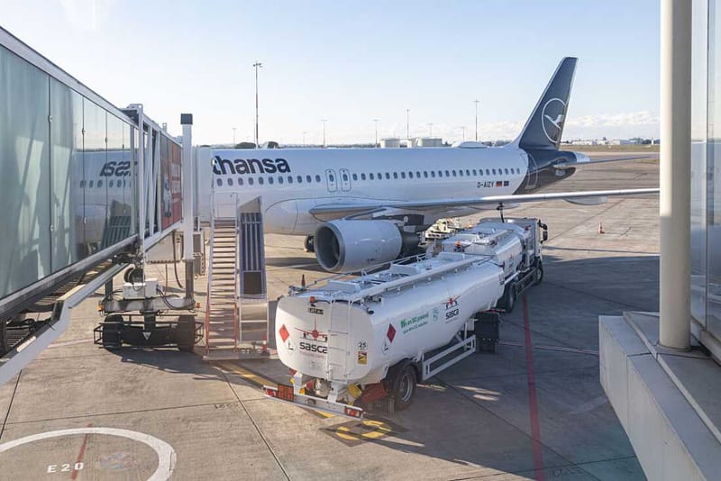 Aerolíneas eliminan miles de vuelos mientras la crisis de combustible en el Estrecho de Ormuz entra en su undécima semana