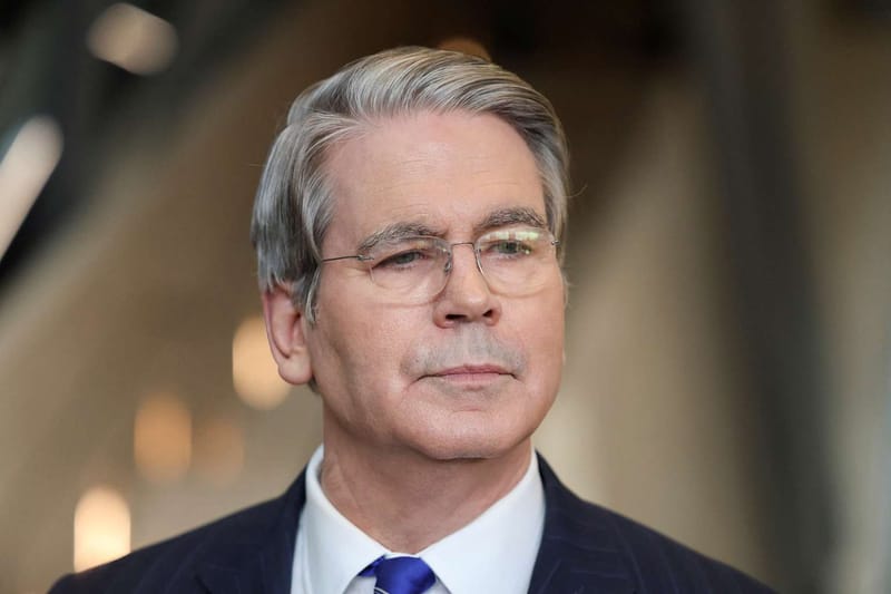 Scott Bessent, secretario del Tesoro de Estados Unidos, respalda el alza de tasas de interés del Banco de Japón.