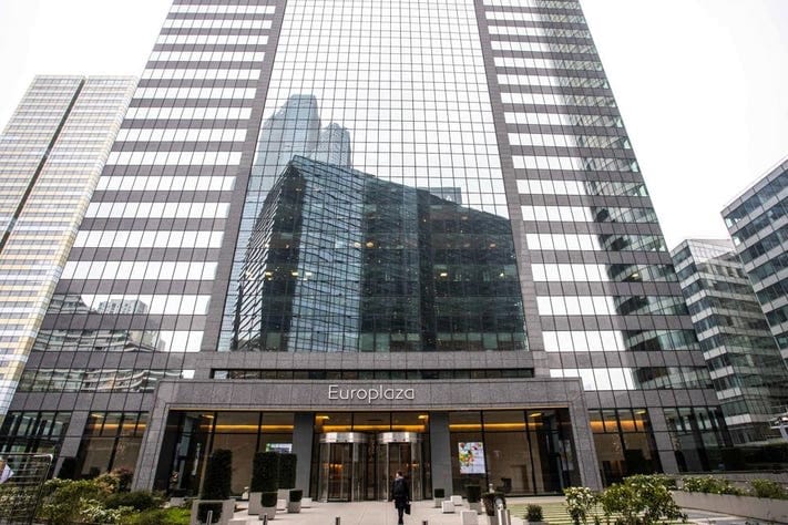 La Autoridad Bancaria Europea frena los recortes de empleo impulsados por inteligencia artificial en los bancos.