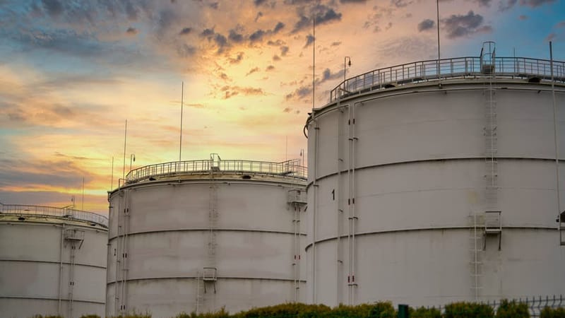 Goldman Sachs señala que los inventarios de petróleo caen a un ritmo récord
