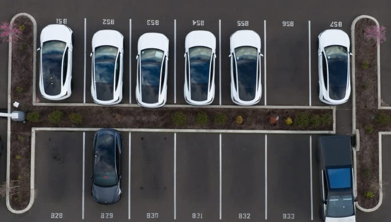 La AIE proyecta que casi el 30% de los autos vendidos en 2026 serán eléctricos