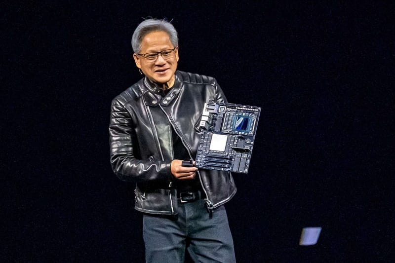 Nvidia se dispara a 5.7 billones de dólares mientras EE. UU. autoriza la venta de chips a China