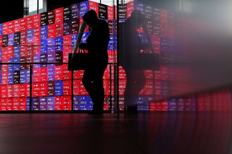 Los mercados asiáticos caen mientras la advertencia de Trump a Irán eleva los precios del petróleo