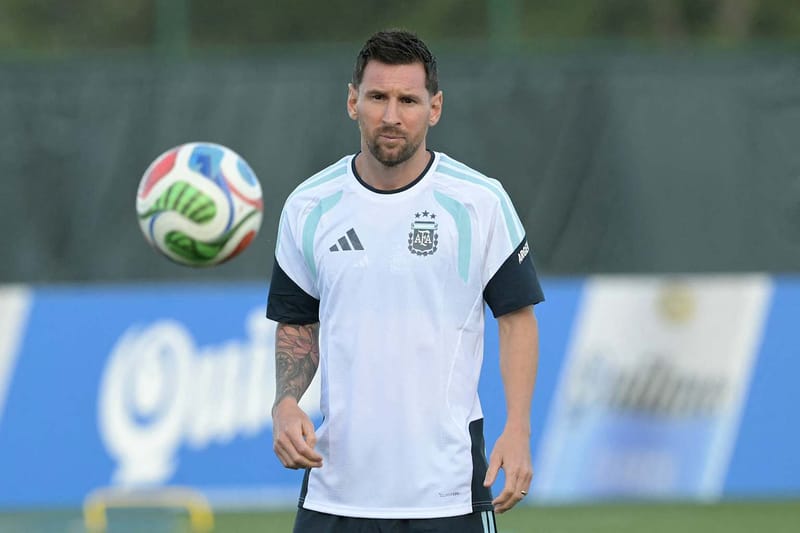 Messi alcanza los 200 partidos con Argentina y abre la defensa del título mundial ante Argelia imagen del post