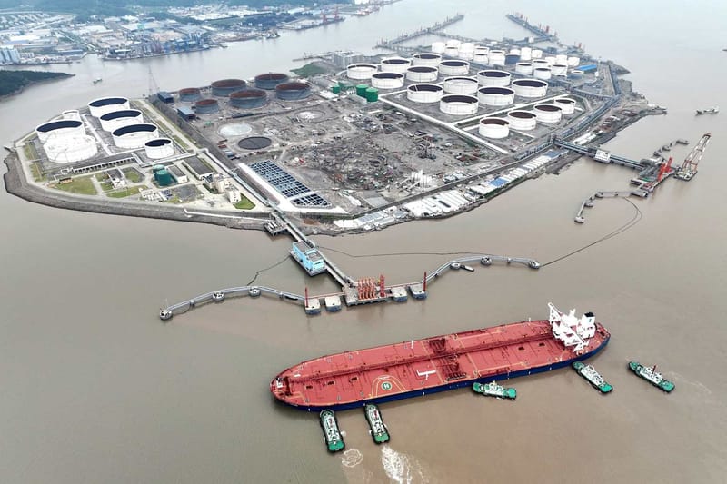 China compra menos petróleo que en una década y eso explica por qué el barril no llegó a 200 dólares imagen del post