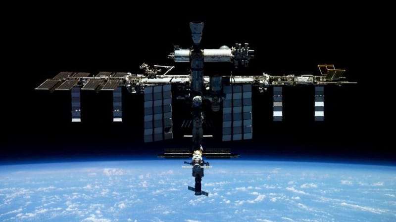 NASA obliga a astronautas a refugiarse en cápsula de SpaceX tras fuga de aire en Estación Espacial Internacional imagen del post