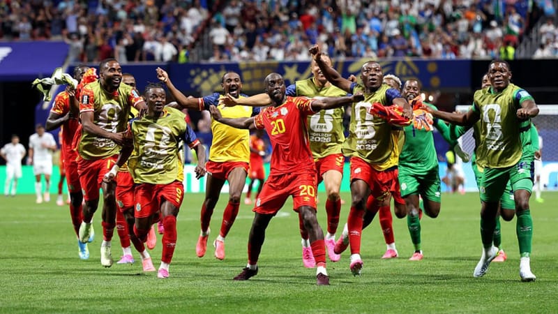 RD Congo remota y gana 3-1 a Uzbekistán para lograr la clasificación a 16vos de Final imagen del post