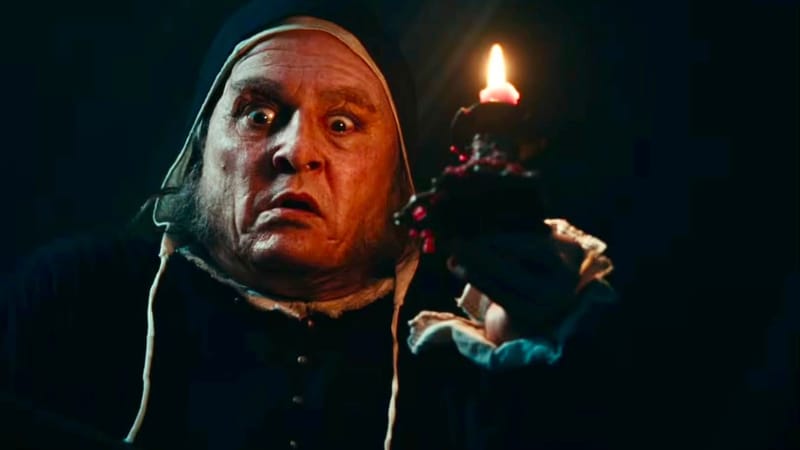 Ebenezer: Johnny Depp sorprende en Comic-Con como Scrooge y Paramount lanza el tráiler imagen del post
