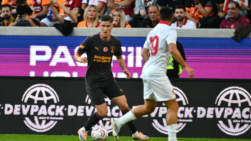 Galatasaray vs Monza: 0-1 al descanso con gol de Carboni y un once sin mundialistas imagen del post