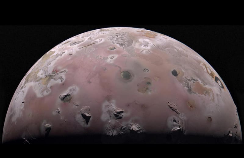 Juno mide la temperatura bajo la superficie de Ío: sube más de 22 °C en los primeros metros imagen del post