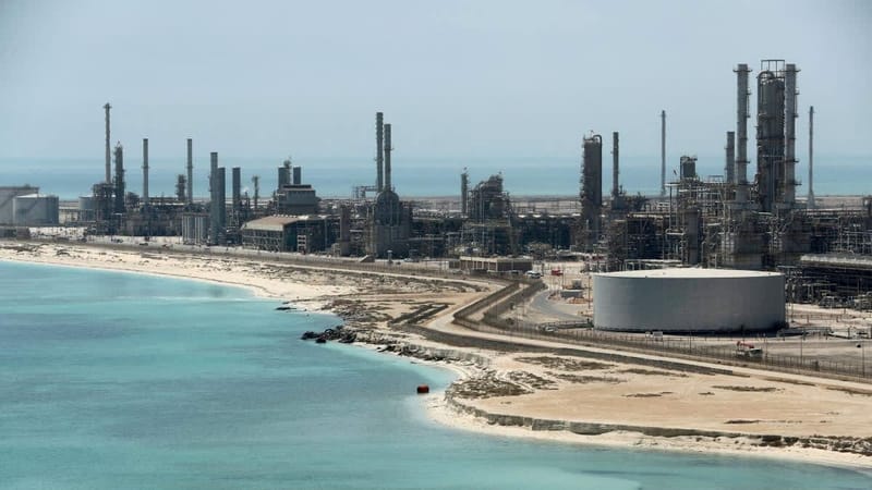 Arabia Saudita evalúa expandir su oleoducto del Mar Rojo en hasta 2 millones de barriles diarios