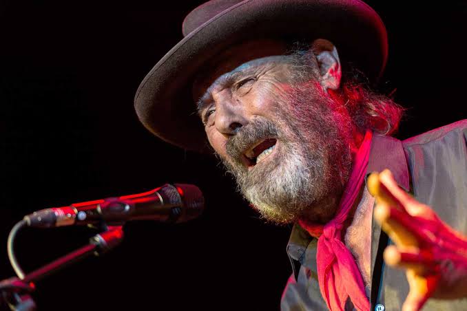 Un club del vinilo en Jerez homenajea a El Cabrero, el cantaor rebelde del flamenco imagen del post