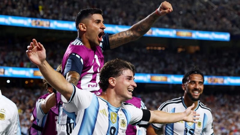 Argentina venció 3-1 Suiza en Tiempos Extra y de nuevo con polémica imagen del post