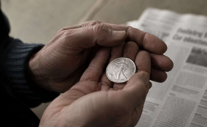 El precio de la plata sube por encima de los 61 dólares tras el débil informe de empleo de junio en Estados Unidos