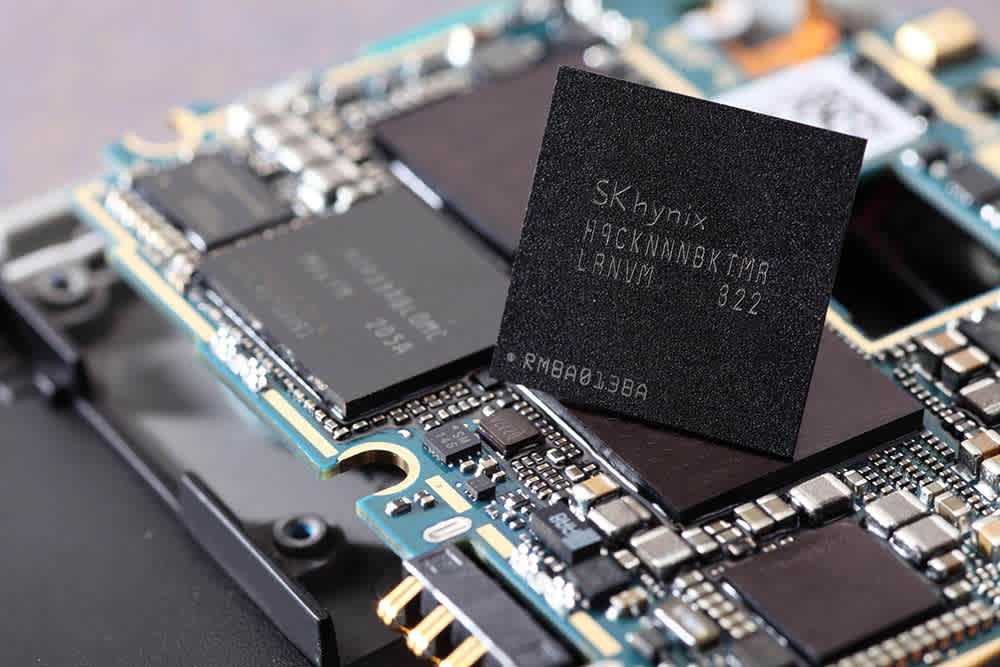 Caída en las acciones de chips de memoria tras el anuncio de la salida a bolsa de la china CXMT por 8.6 mil millones de dólares.