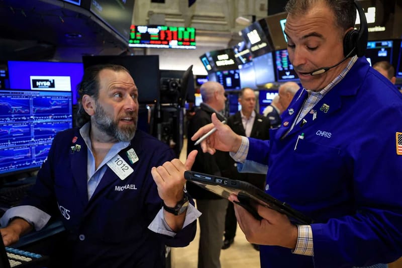 Bolsas globales registran su mejor semana desde mayo tras débiles datos de empleo en Estados Unidos