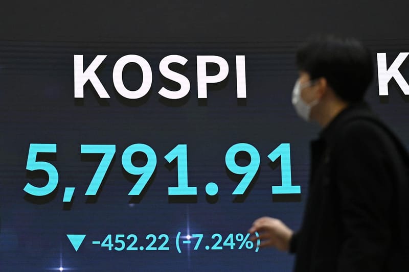 El índice KOSPI se desploma casi un 9% por el colapso de los semiconductores y la crisis en el estrecho de Ormuz