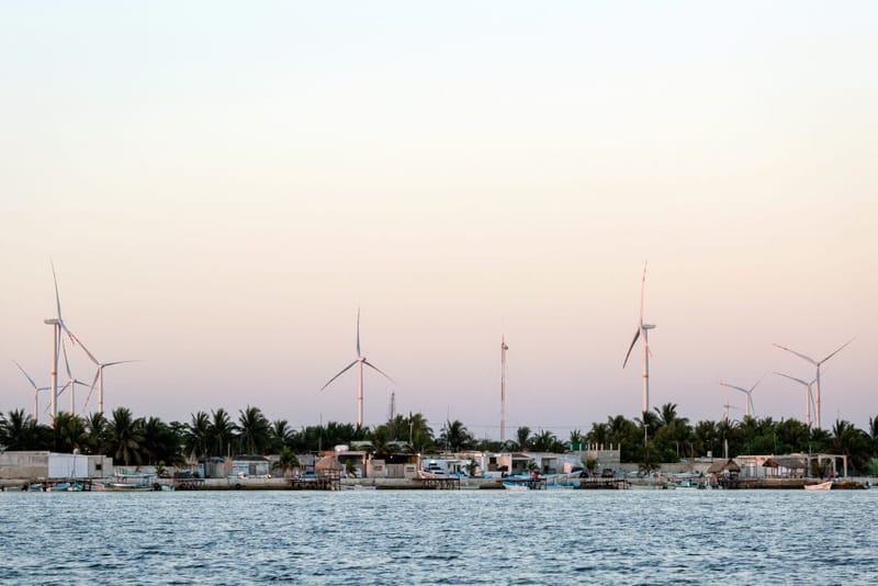 México explora paquete de financiamiento de 4,000 millones de dólares para energías renovables
