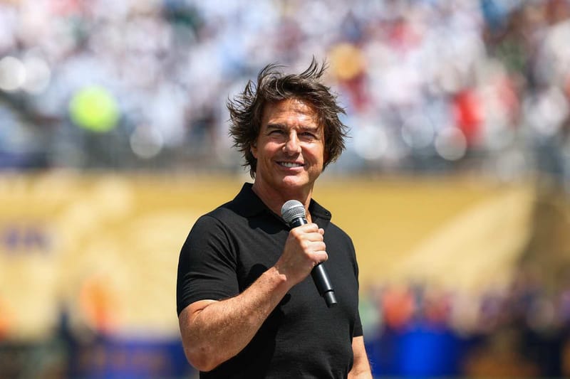 Tom Cruise presenta a su personaje Digger Rockwell en la ceremonia final de la Copa del Mundo 2026.