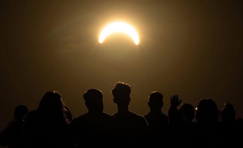 Eclipse solar en Alemania: Reportan decenas de personas con problemas de visión imagen del post